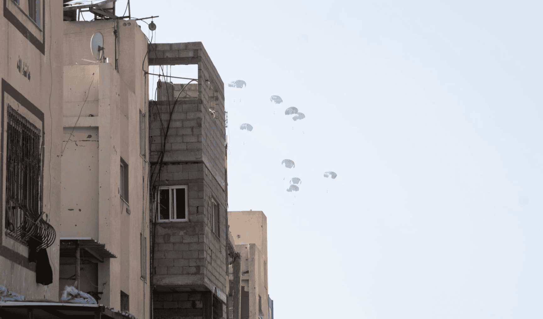 Airdrops increase in Gaza as new method to deliver aid - FDD's Long War ...