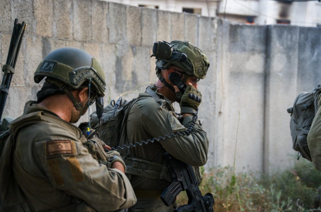 IDF soldiers operate in Gaza